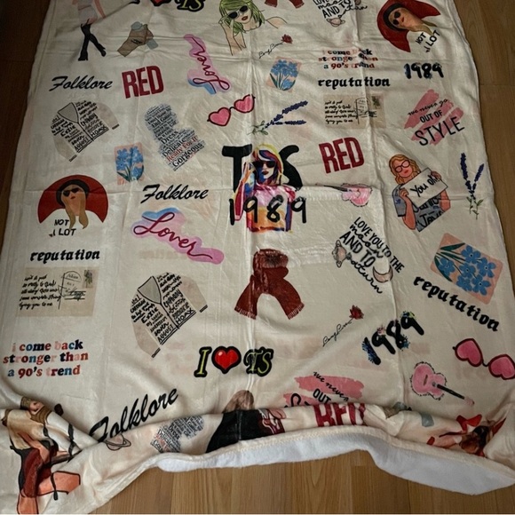 New Taylor Swift Soft 1989 Pink Colorful Graphic Blanket 50”X40” - Picture 3 of 4